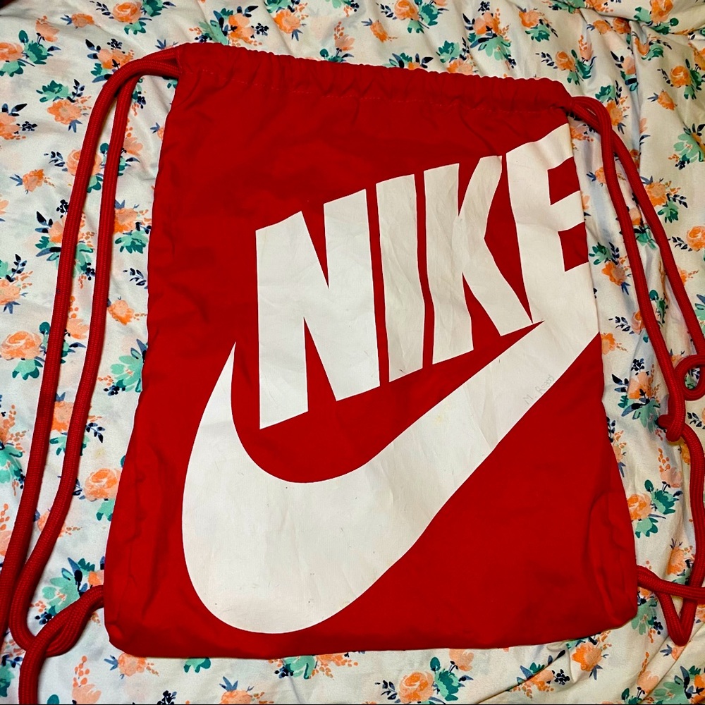 Nike drawstring bag